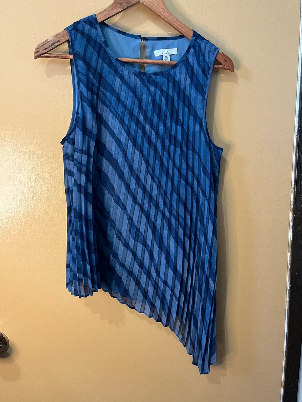 Halston | S |Pleated Asymmetric Blue Sleeveless Top PTP 17